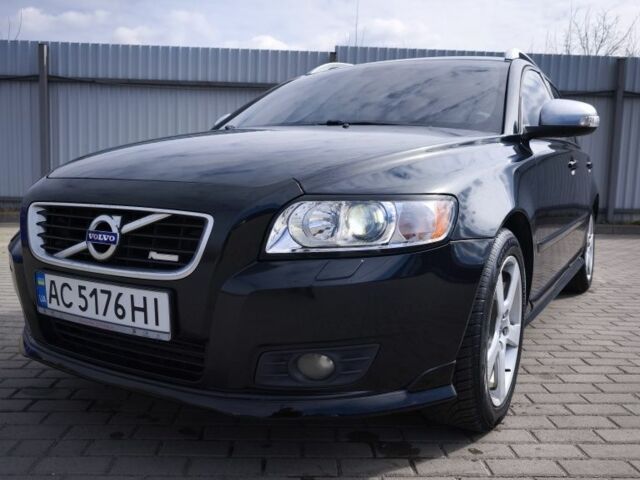 Черный Вольво В50, объемом двигателя 1.6 л и пробегом 255 тыс. км за 7400 $, фото 3 на Automoto.ua