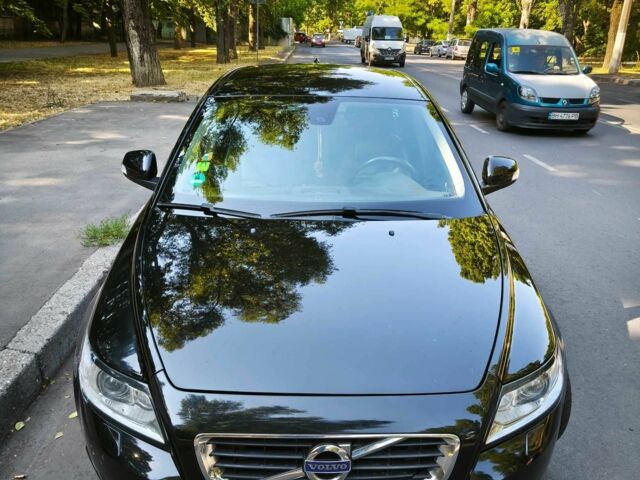 Черный Вольво В50, объемом двигателя 2 л и пробегом 209 тыс. км за 7200 $, фото 1 на Automoto.ua