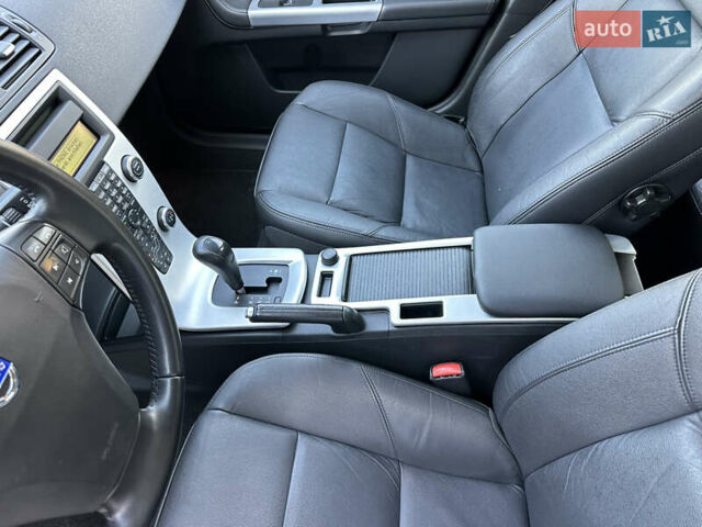 Чорний Вольво V50, об'ємом двигуна 2 л та пробігом 262 тис. км за 9850 $, фото 23 на Automoto.ua