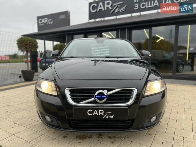 Черный Вольво В50, объемом двигателя 1.6 л и пробегом 244 тыс. км за 8300 $, фото 1 на Automoto.ua