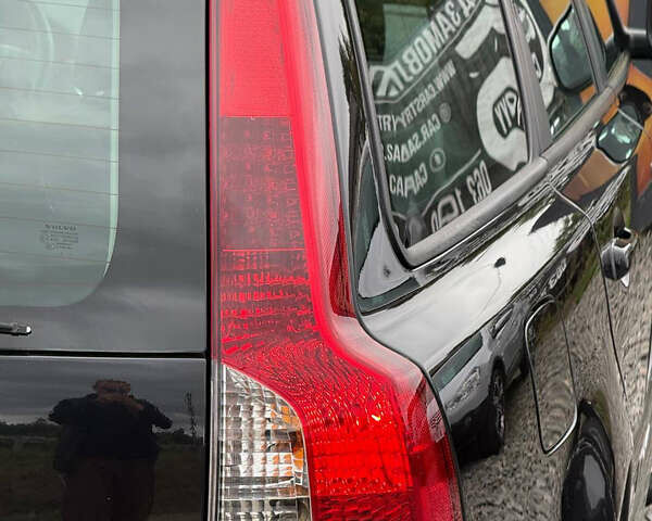 Черный Вольво В50, объемом двигателя 1.6 л и пробегом 230 тыс. км за 7999 $, фото 34 на Automoto.ua