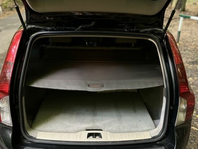 Чорний Вольво V50, об'ємом двигуна 2 л та пробігом 260 тис. км за 8200 $, фото 5 на Automoto.ua