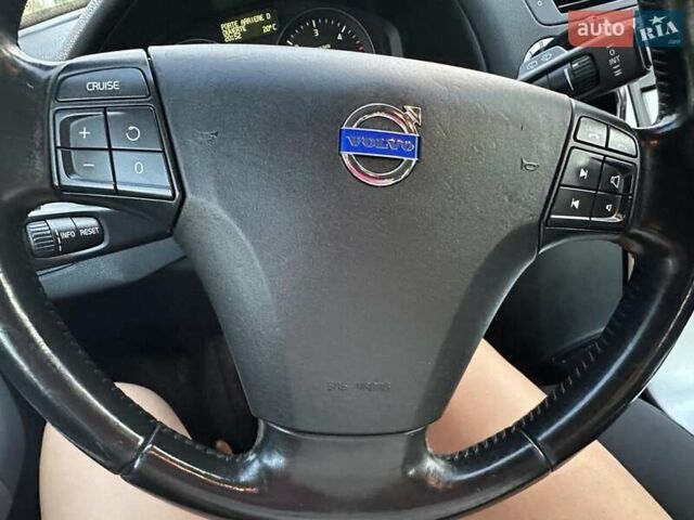 Черный Вольво В50, объемом двигателя 1.6 л и пробегом 232 тыс. км за 7600 $, фото 34 на Automoto.ua