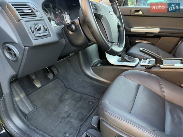 Черный Вольво В50, объемом двигателя 1.6 л и пробегом 226 тыс. км за 8290 $, фото 75 на Automoto.ua