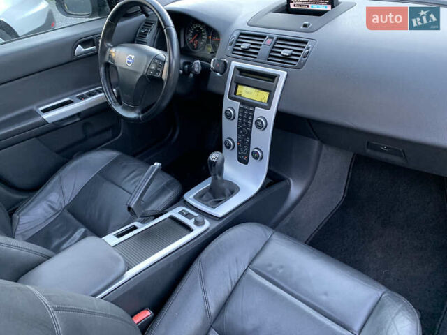 Черный Вольво В50, объемом двигателя 1.6 л и пробегом 252 тыс. км за 8200 $, фото 36 на Automoto.ua