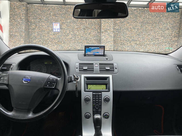 Чорний Вольво V50, об'ємом двигуна 1.56 л та пробігом 250 тис. км за 8999 $, фото 11 на Automoto.ua