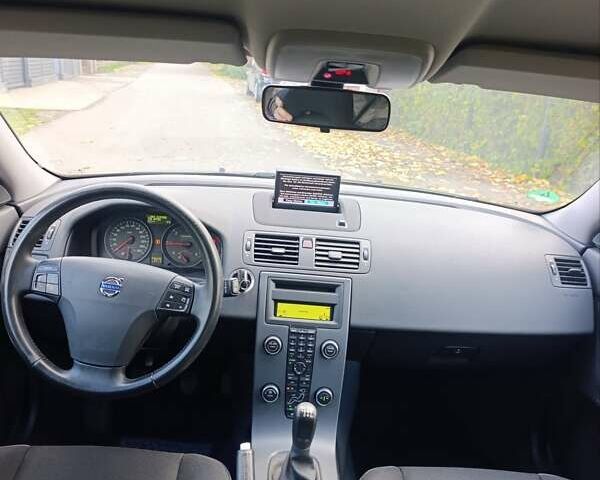 Черный Вольво В50, объемом двигателя 1.6 л и пробегом 236 тыс. км за 8400 $, фото 36 на Automoto.ua