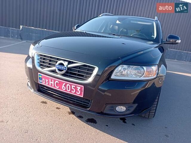 Черный Вольво В50, объемом двигателя 1.6 л и пробегом 283 тыс. км за 8300 $, фото 2 на Automoto.ua