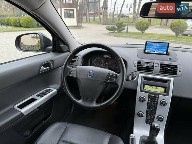 Черный Вольво В50, объемом двигателя 1.6 л и пробегом 226 тыс. км за 8290 $, фото 63 на Automoto.ua