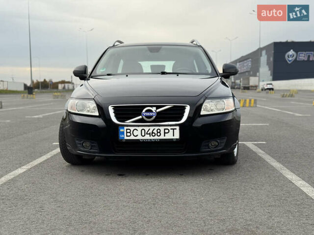Черный Вольво В50, объемом двигателя 1.6 л и пробегом 225 тыс. км за 8300 $, фото 1 на Automoto.ua