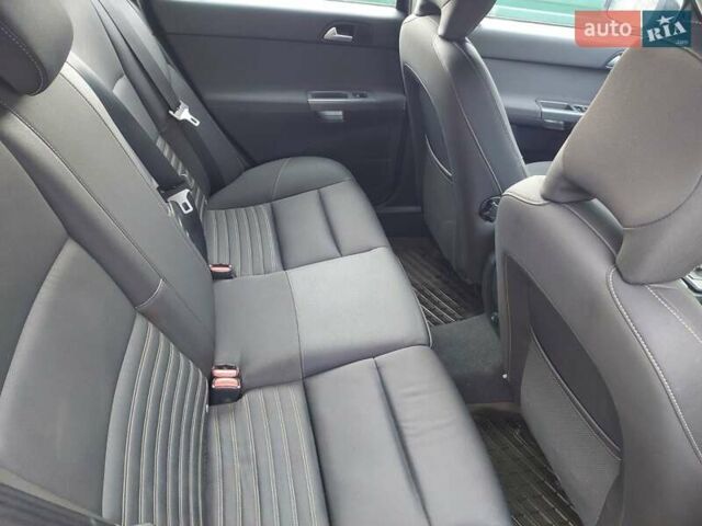 Чорний Вольво V50, об'ємом двигуна 1.6 л та пробігом 245 тис. км за 7500 $, фото 4 на Automoto.ua