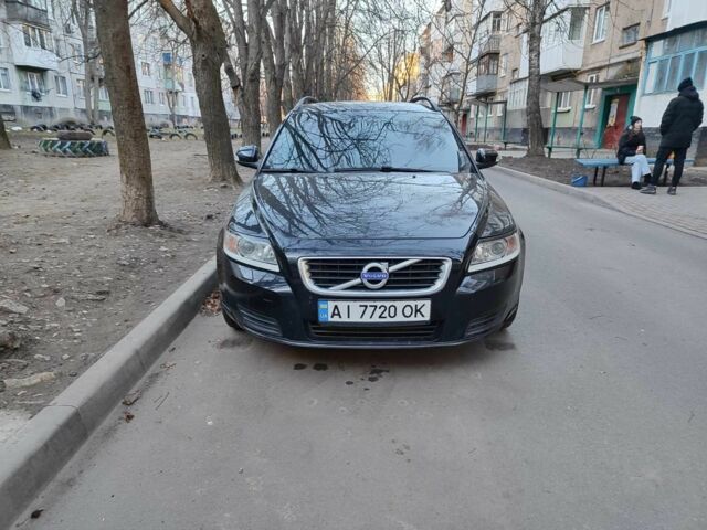 Черный Вольво В50, объемом двигателя 1.6 л и пробегом 280 тыс. км за 8000 $, фото 1 на Automoto.ua