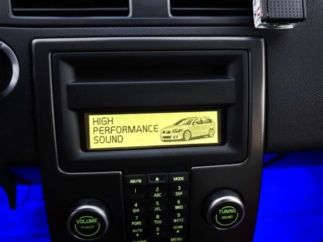 Черный Вольво В50, объемом двигателя 1.6 л и пробегом 255 тыс. км за 7400 $, фото 22 на Automoto.ua