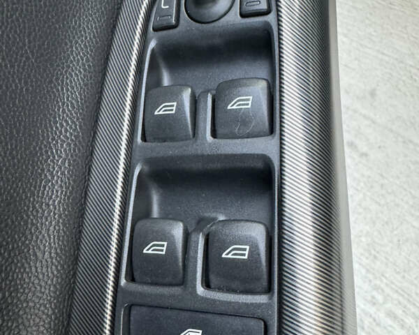 Черный Вольво В50, объемом двигателя 1.6 л и пробегом 235 тыс. км за 9350 $, фото 37 на Automoto.ua