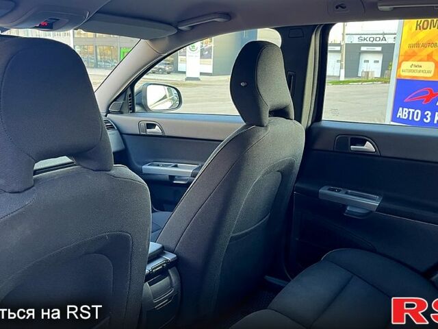 Черный Вольво В50, объемом двигателя 1.6 л и пробегом 243 тыс. км за 8200 $, фото 6 на Automoto.ua