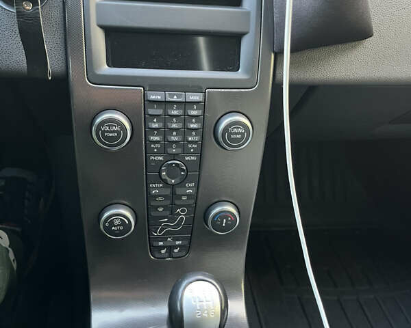 Черный Вольво В50, объемом двигателя 1.56 л и пробегом 264 тыс. км за 8300 $, фото 12 на Automoto.ua