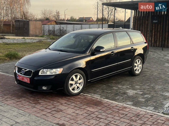 Черный Вольво В50, объемом двигателя 2 л и пробегом 284 тыс. км за 9200 $, фото 4 на Automoto.ua