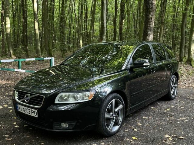Чорний Вольво V50, об'ємом двигуна 2 л та пробігом 260 тис. км за 8200 $, фото 1 на Automoto.ua