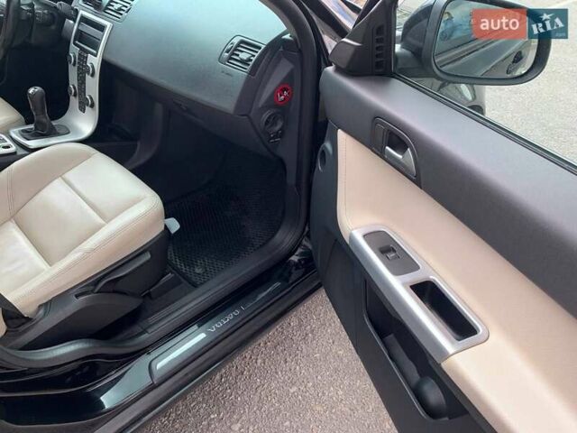 Черный Вольво В50, объемом двигателя 1.56 л и пробегом 310 тыс. км за 8000 $, фото 14 на Automoto.ua