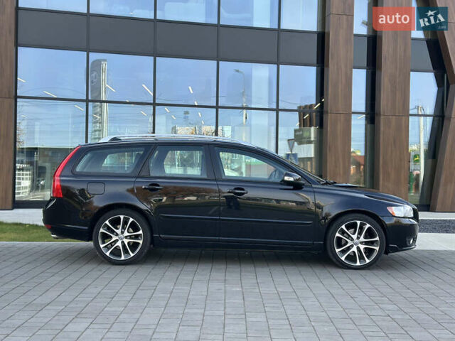 Чорний Вольво V50, об'ємом двигуна 2 л та пробігом 262 тис. км за 9850 $, фото 12 на Automoto.ua