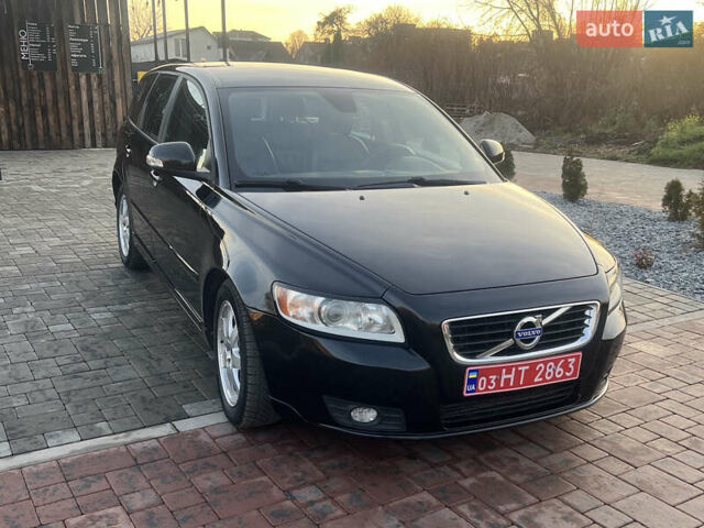 Черный Вольво В50, объемом двигателя 2 л и пробегом 284 тыс. км за 9200 $, фото 2 на Automoto.ua