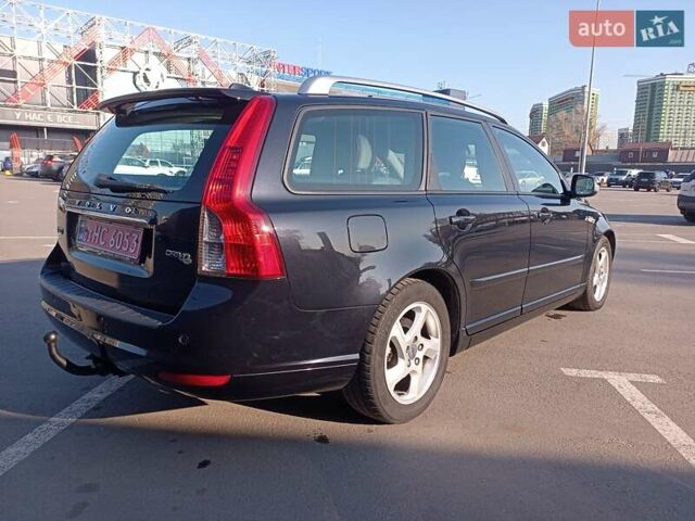 Черный Вольво В50, объемом двигателя 1.6 л и пробегом 283 тыс. км за 8300 $, фото 11 на Automoto.ua