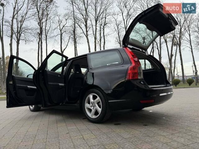 Черный Вольво В50, объемом двигателя 1.6 л и пробегом 226 тыс. км за 8290 $, фото 44 на Automoto.ua