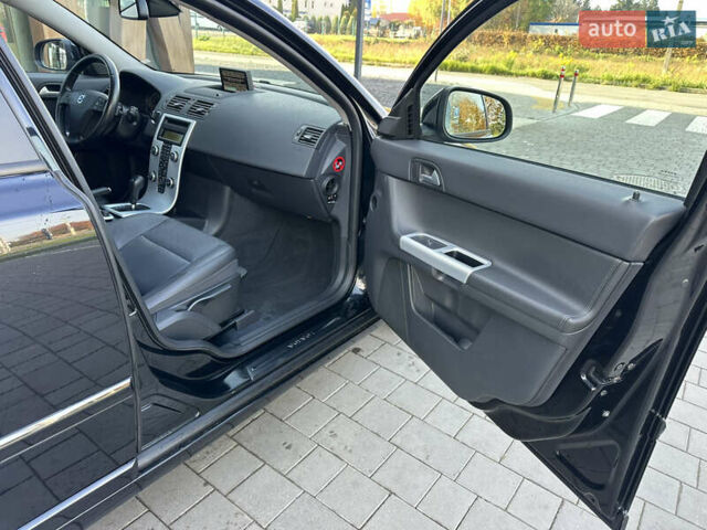 Чорний Вольво V50, об'ємом двигуна 2 л та пробігом 262 тис. км за 9850 $, фото 39 на Automoto.ua