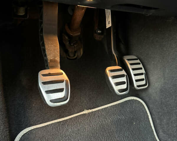 Черный Вольво В50, объемом двигателя 1.6 л и пробегом 235 тыс. км за 8850 $, фото 44 на Automoto.ua