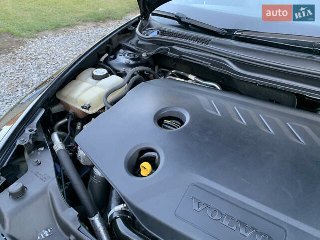 Черный Вольво В50, объемом двигателя 1.6 л и пробегом 252 тыс. км за 8200 $, фото 13 на Automoto.ua