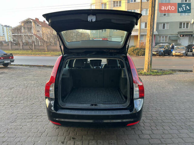 Черный Вольво В50, объемом двигателя 1.56 л и пробегом 210 тыс. км за 8500 $, фото 5 на Automoto.ua