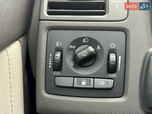 Чорний Вольво V50, об'ємом двигуна 1.6 л та пробігом 214 тис. км за 8999 $, фото 43 на Automoto.ua