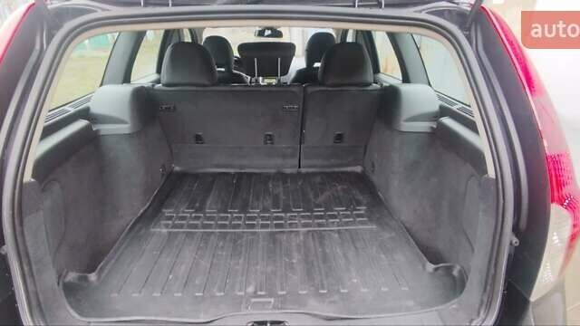 Черный Вольво В50, объемом двигателя 1.56 л и пробегом 260 тыс. км за 6900 $, фото 12 на Automoto.ua