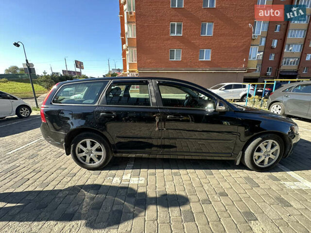 Черный Вольво В50, объемом двигателя 1.98 л и пробегом 299 тыс. км за 9100 $, фото 7 на Automoto.ua