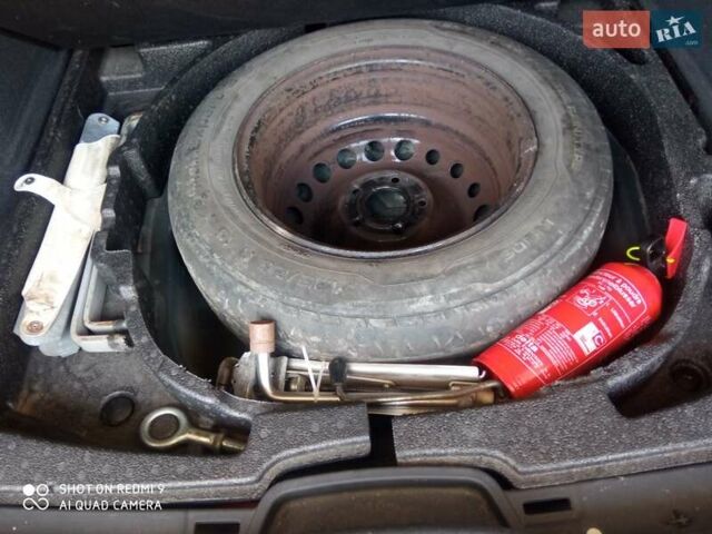 Черный Вольво В50, объемом двигателя 1.6 л и пробегом 224 тыс. км за 7000 $, фото 18 на Automoto.ua