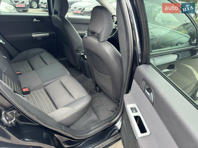 Черный Вольво В50, объемом двигателя 2 л и пробегом 213 тыс. км за 11000 $, фото 26 на Automoto.ua