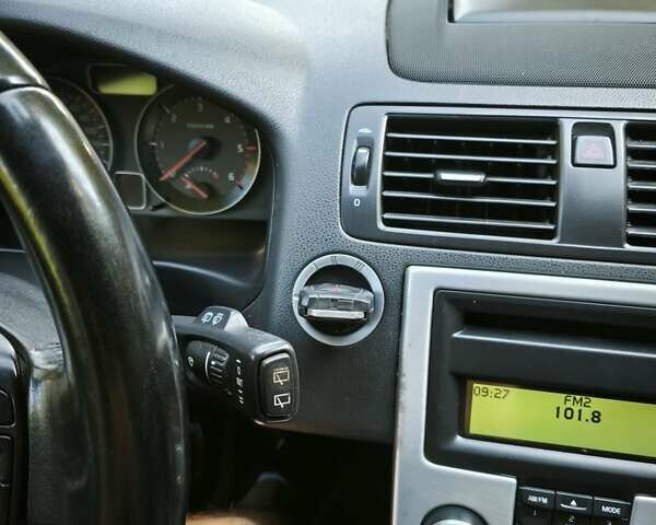 Чорний Вольво V50, об'ємом двигуна 1.98 л та пробігом 209 тис. км за 7800 $, фото 40 на Automoto.ua