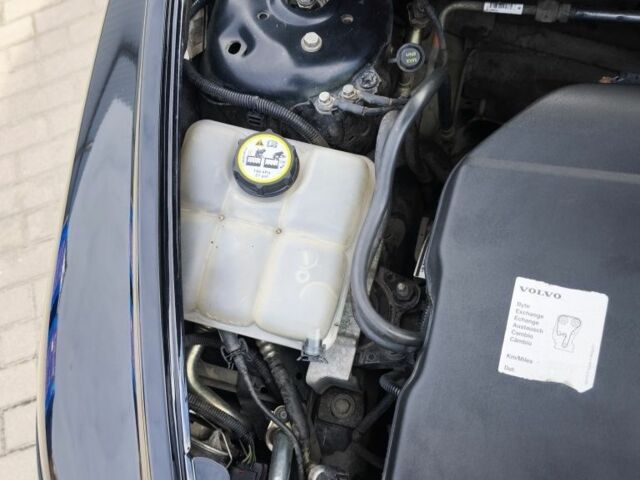 Черный Вольво В50, объемом двигателя 1.6 л и пробегом 255 тыс. км за 7400 $, фото 4 на Automoto.ua