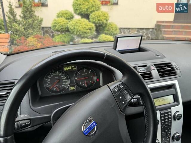 Черный Вольво В50, объемом двигателя 1.6 л и пробегом 226 тыс. км за 8290 $, фото 68 на Automoto.ua