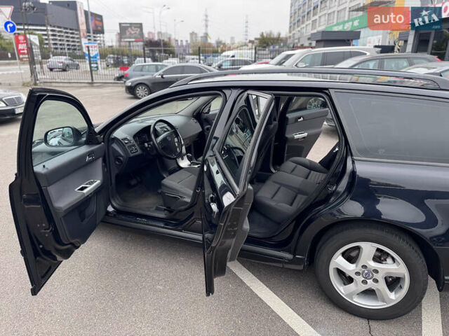 Черный Вольво В50, объемом двигателя 2 л и пробегом 213 тыс. км за 11000 $, фото 19 на Automoto.ua