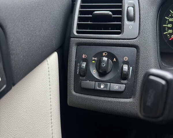 Черный Вольво В50, объемом двигателя 1.56 л и пробегом 237 тыс. км за 7600 $, фото 13 на Automoto.ua