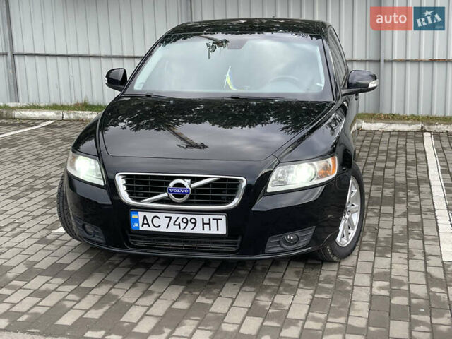 Черный Вольво В50, объемом двигателя 2 л и пробегом 279 тыс. км за 8750 $, фото 2 на Automoto.ua