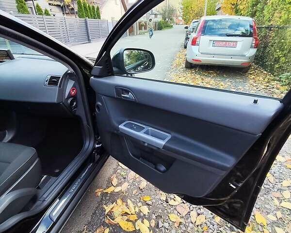 Чорний Вольво V50, об'ємом двигуна 1.6 л та пробігом 236 тис. км за 8200 $, фото 53 на Automoto.ua