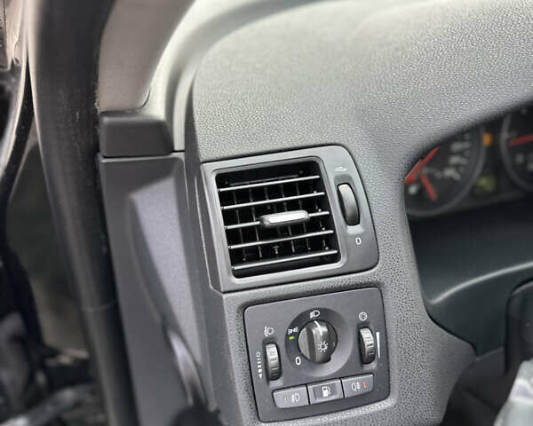 Черный Вольво В50, объемом двигателя 1.6 л и пробегом 219 тыс. км за 8300 $, фото 30 на Automoto.ua