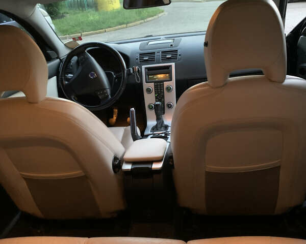 Черный Вольво В50, объемом двигателя 1.6 л и пробегом 307 тыс. км за 8200 $, фото 17 на Automoto.ua