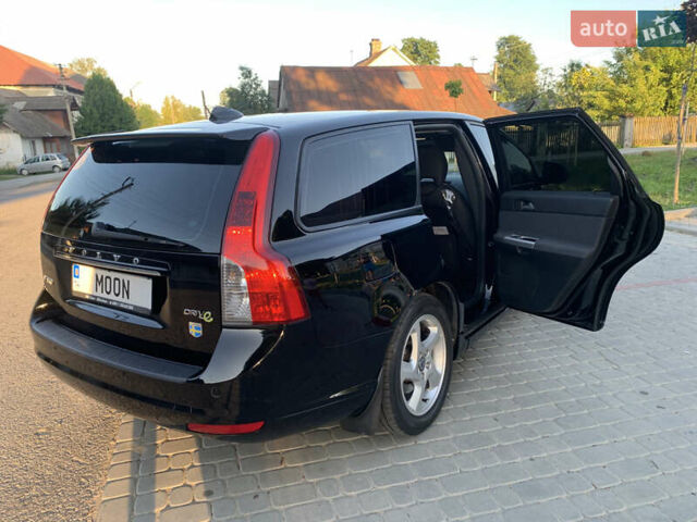 Черный Вольво В50, объемом двигателя 1.6 л и пробегом 234 тыс. км за 7850 $, фото 17 на Automoto.ua