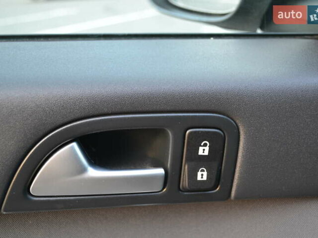 Черный Вольво В50, объемом двигателя 1.6 л и пробегом 218 тыс. км за 7600 $, фото 26 на Automoto.ua