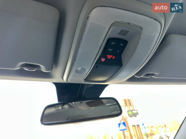 Чорний Вольво V50, об'ємом двигуна 2 л та пробігом 262 тис. км за 9850 $, фото 47 на Automoto.ua