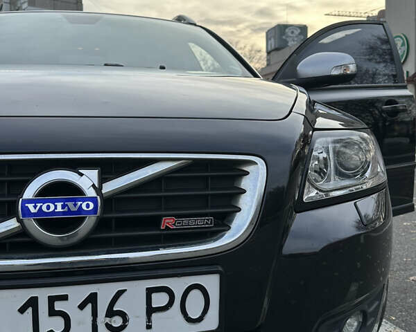 Черный Вольво В50, объемом двигателя 1.56 л и пробегом 229 тыс. км за 9999 $, фото 23 на Automoto.ua