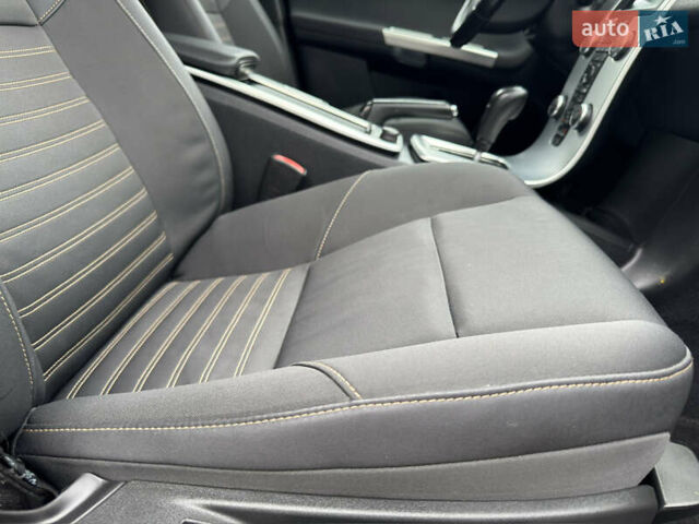 Черный Вольво В50, объемом двигателя 2 л и пробегом 213 тыс. км за 11000 $, фото 24 на Automoto.ua